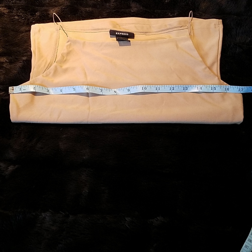 🎉HOST PICK🎉 Express Top - Picture 8 of 8